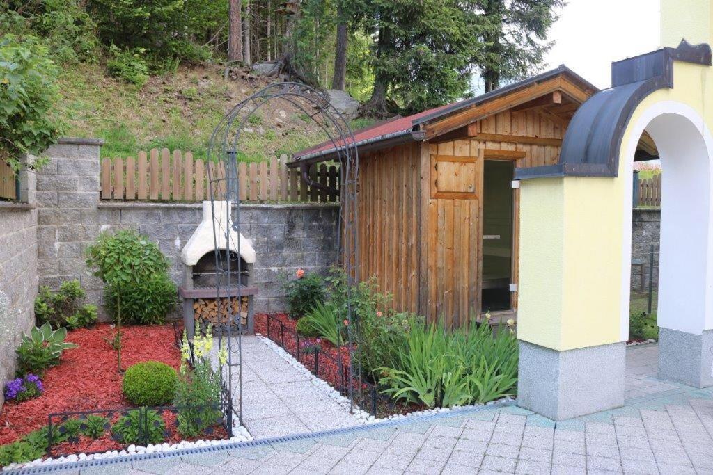Landhaus Katharina Bis 12 Personen Mit Saunachalet Und Blick Auf Die Bergwelt Des Zillertals Hippach Esterno foto