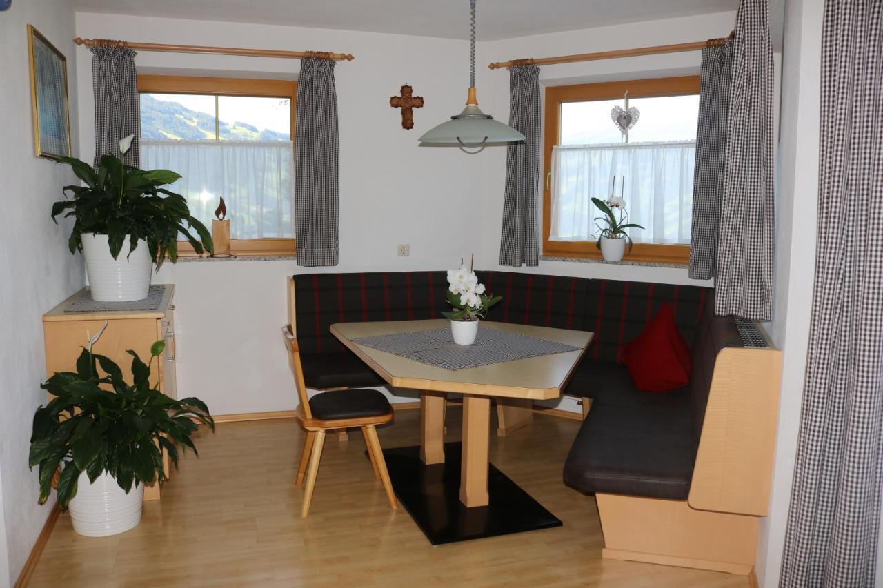 Landhaus Katharina Bis 12 Personen Mit Saunachalet Und Blick Auf Die Bergwelt Des Zillertals Hippach Esterno foto