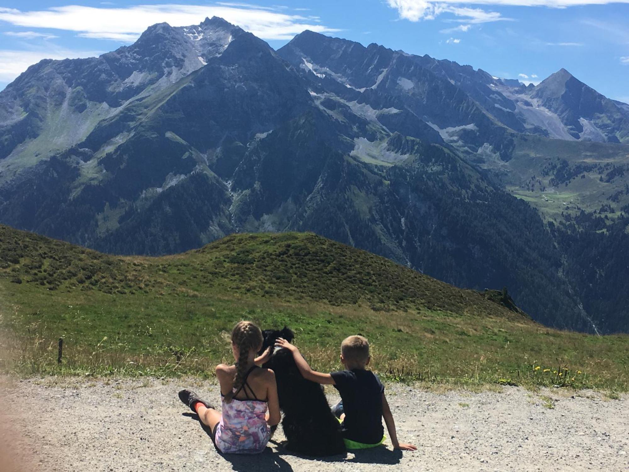 Landhaus Katharina Bis 12 Personen Mit Saunachalet Und Blick Auf Die Bergwelt Des Zillertals Hippach Esterno foto